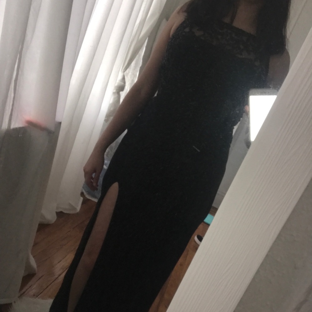 Black lace and sequence top dress with split